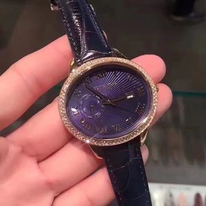 Sold！Michael Kors Oval Crystal Pave Watch